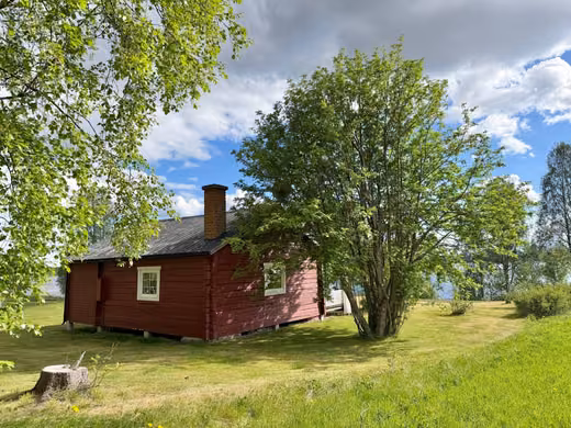 Blockhütte mit Veranda am Härjeåsjön