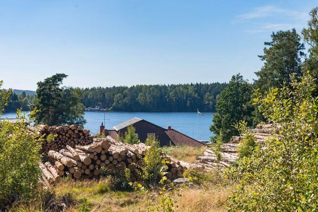 Seenahes Grundstück am Lelång