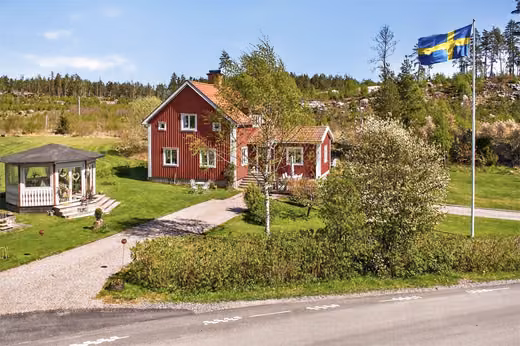 Älteres Landhaus mit Seeblick auf den Bålsjön