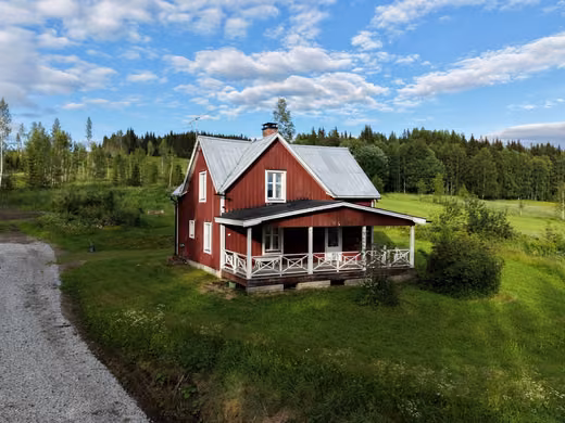 Haus mit 6,7 ha im Norden Jämtlands
