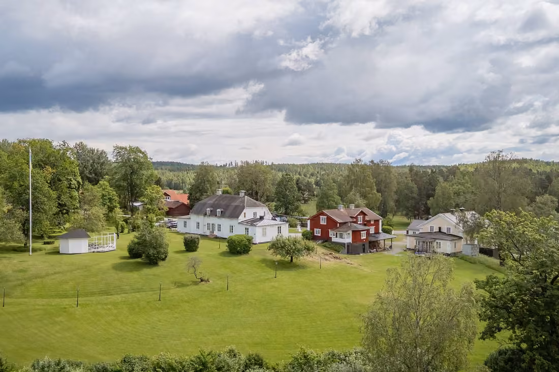 Herrenhaus aus den 1760er-Jahren am Bredsjön