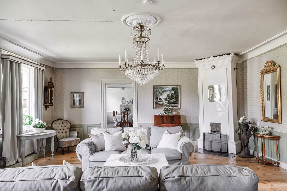 Herrenhaus aus den 1760er-Jahren am Bredsjön