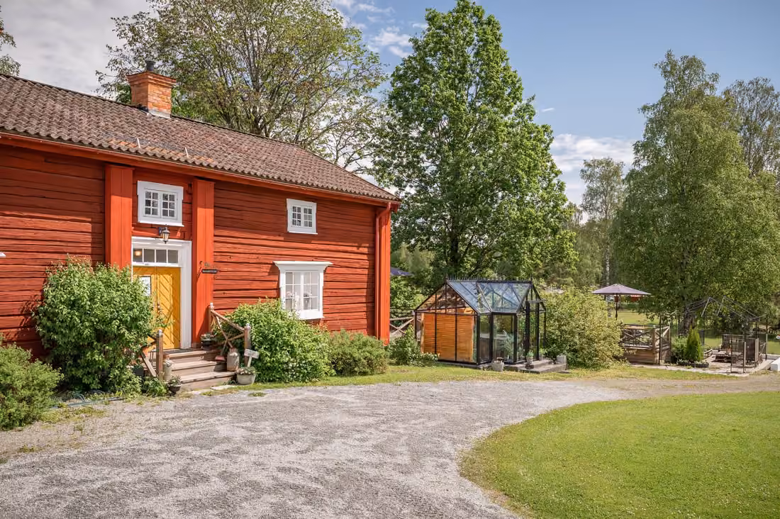 Herrenhaus aus den 1760er-Jahren am Bredsjön