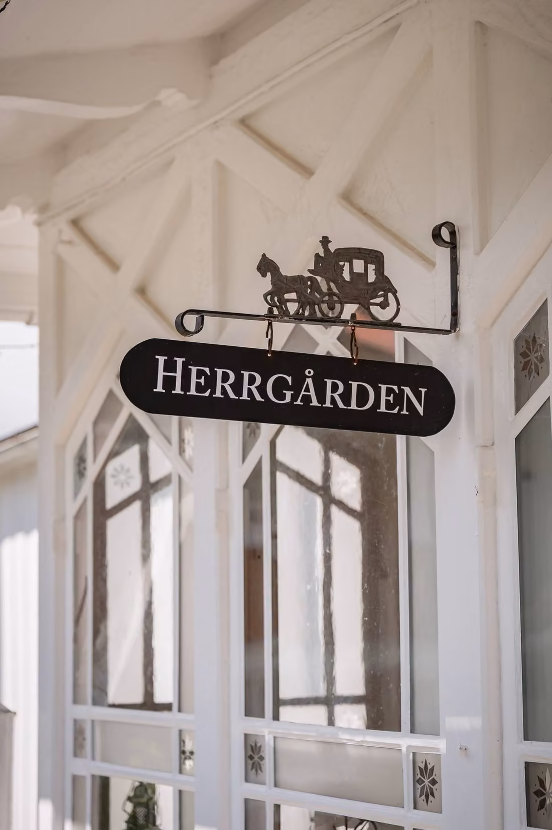 Herrenhaus aus den 1760er-Jahren am Bredsjön