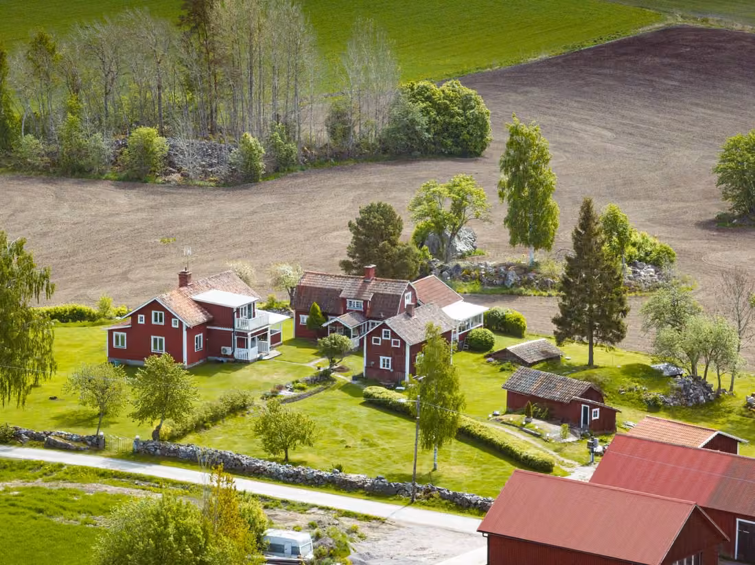 Seegut am Hjälmaren mit eigenem Fischwasser