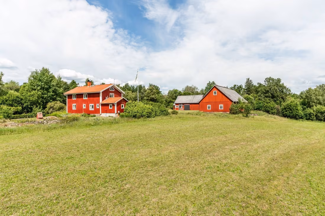 Hof mit 44 ha am Åsnen