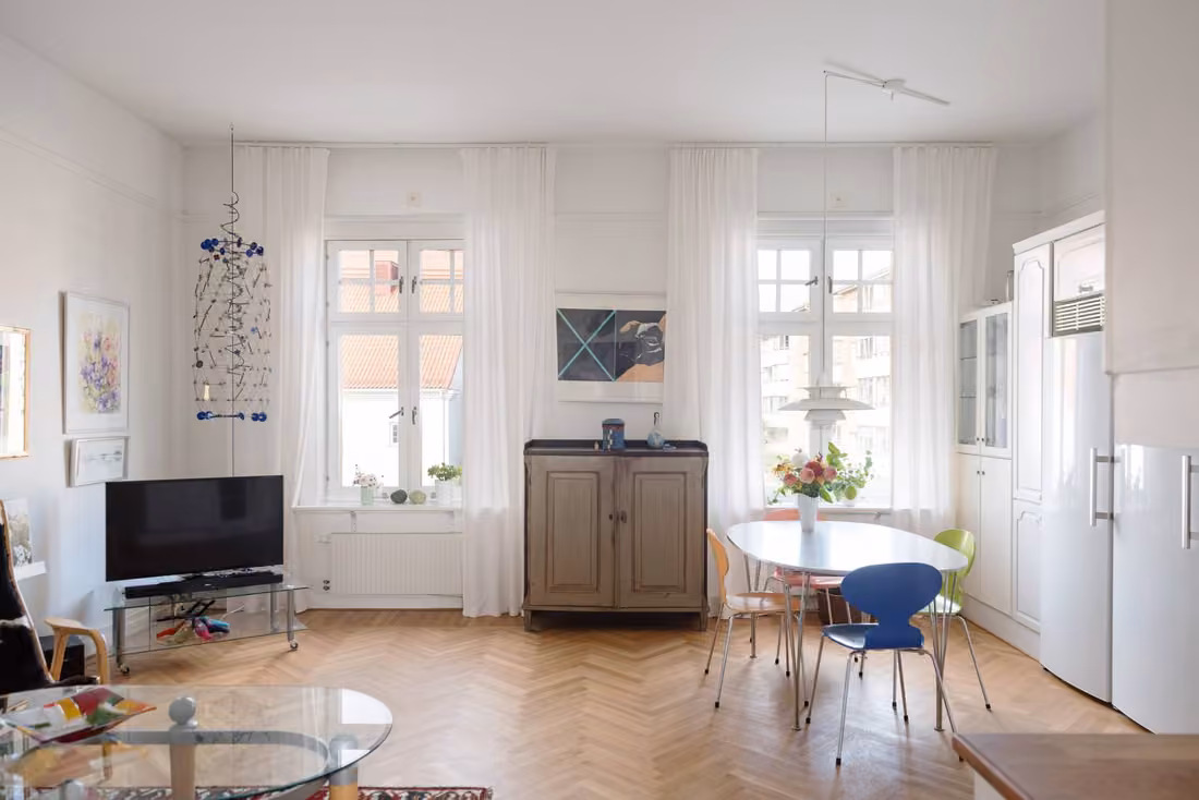 Altbauwohnung mit Fischgrätparkett in Vasastaden