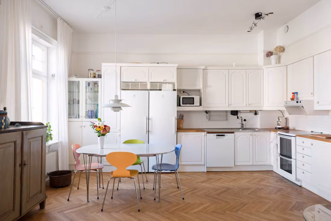 Altbauwohnung mit Fischgrätparkett in Vasastaden